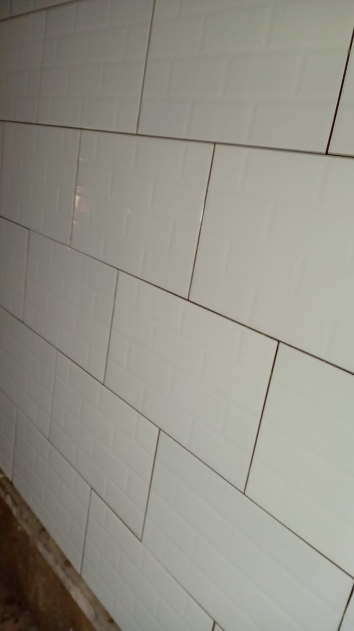 Muro enchapado en blanco